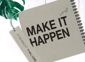 מחברת מטרות אישית, עם שם ומשפט השראה: ״MAKE IT HAPPEN״ – תמונה 1