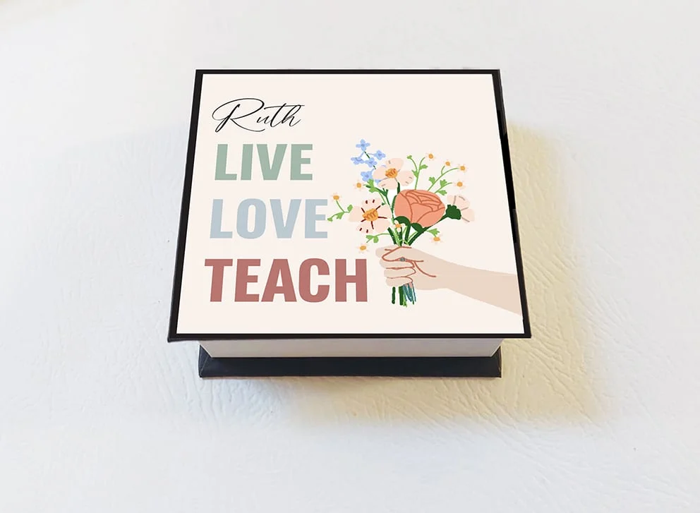 קוביית ממו ממותגת  LIVE . LOVE . TEACH