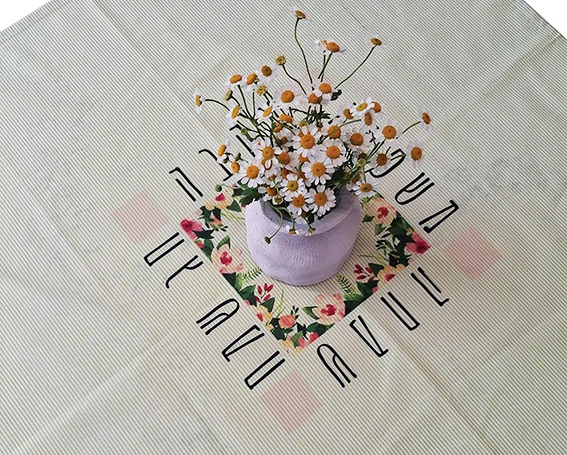 מרכז שולחן פרחוני